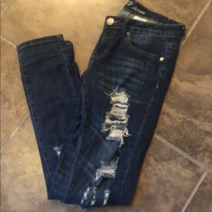 Distressed skinny jean